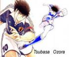 Tsubasa Ozora είναι Captain Tsubasa, ο αρχηγός της ιαπωνικής ομάδας ποδοσφαίρου
